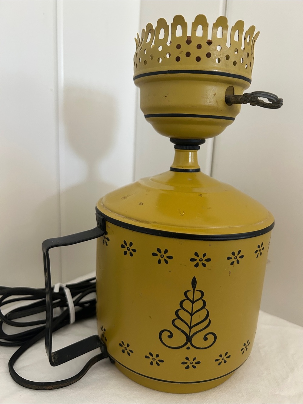 Vintage toleware Lamp Keystone Table or arm wall lamp MCM mustard black stencil